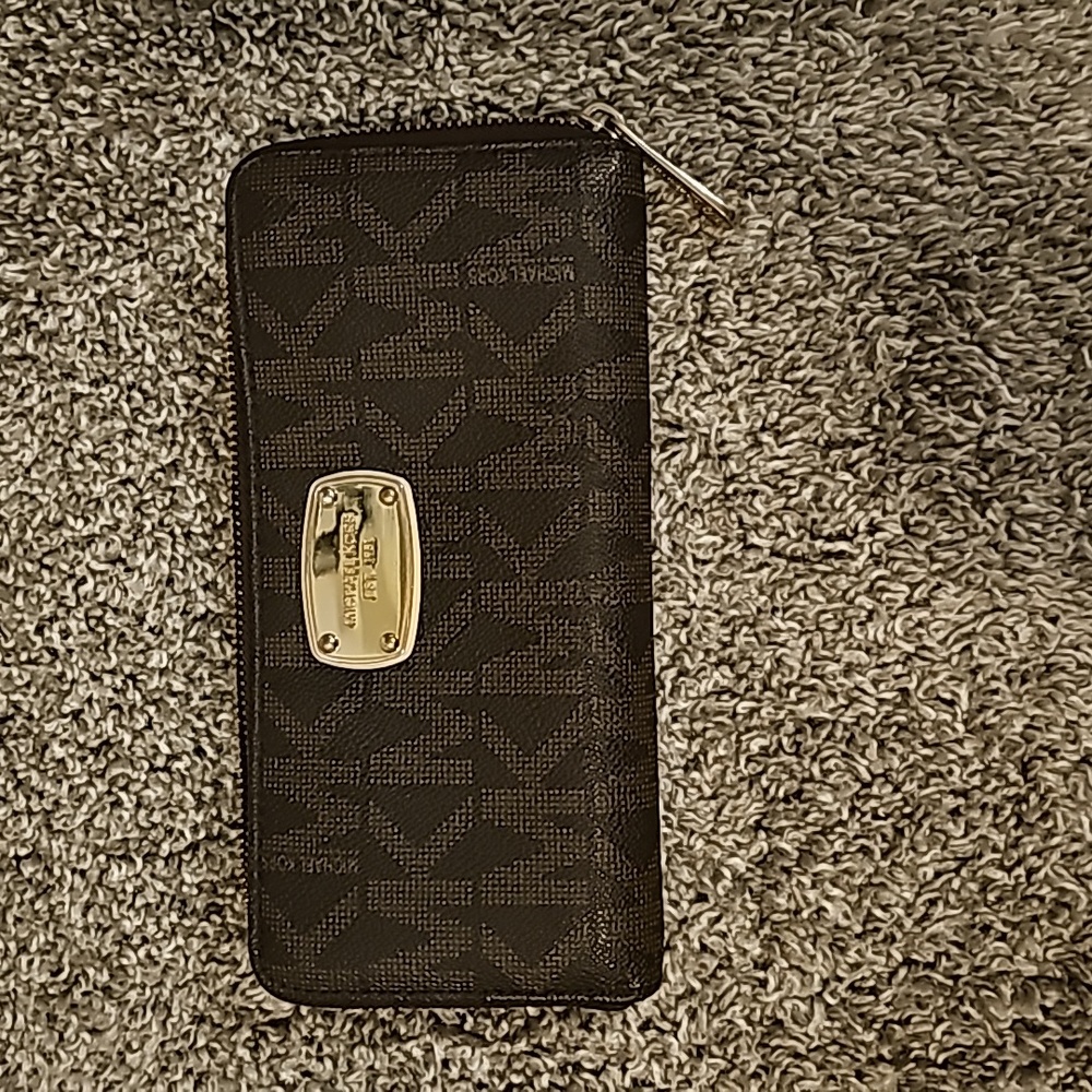 Michael Kors wallet